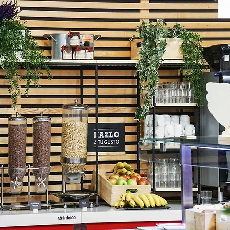 赫罗纳宜必思酒店 赫罗纳