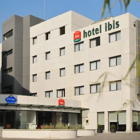 Ibis Hotel 2*