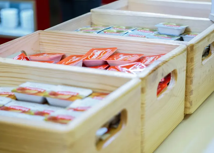 赫罗纳宜必思酒店