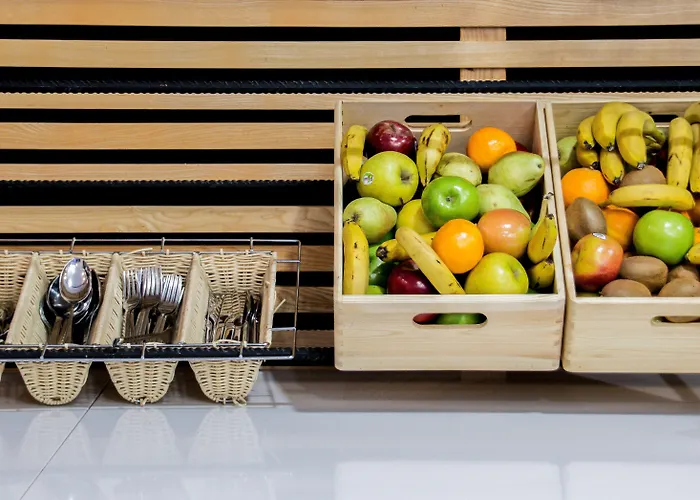 赫罗纳宜必思酒店 2*