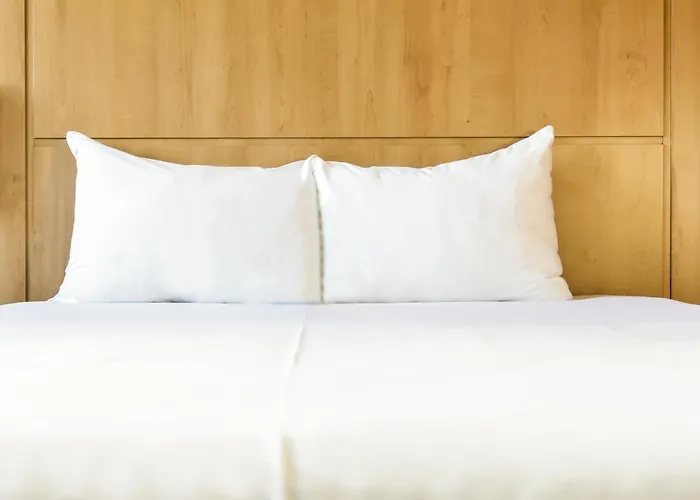 赫罗纳宜必思酒店