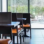Ibis Отель 2*