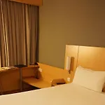 Ibis 호텔 지로나