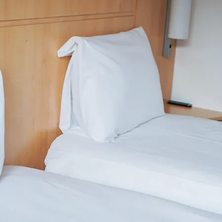 호텔 Ibis 2*