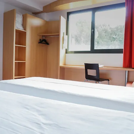 Ibis 호텔
