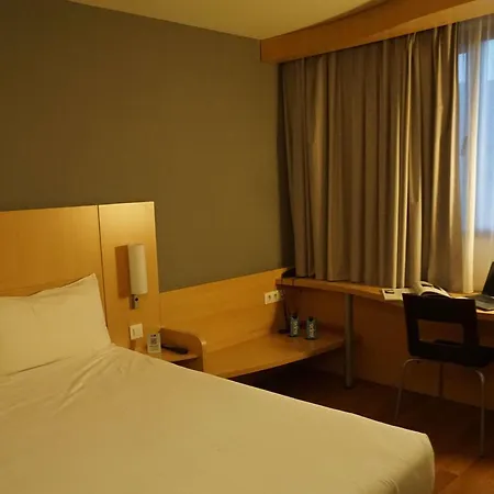 Otel Ibis Girona