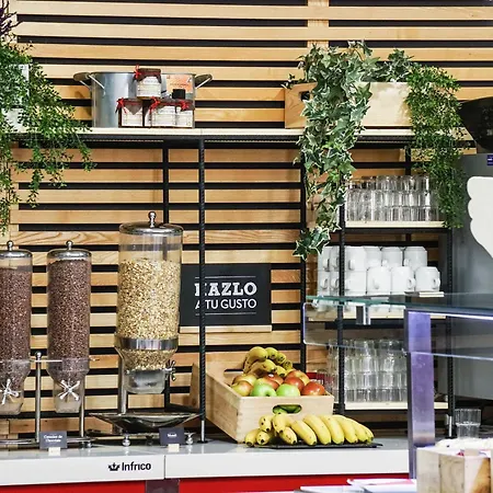 Ibis 2* Жерона