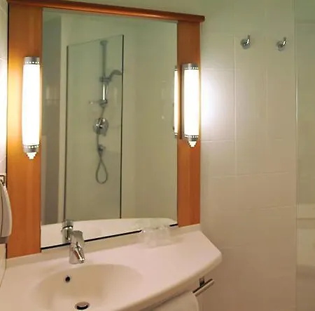 Ibis 2* خيرونا
