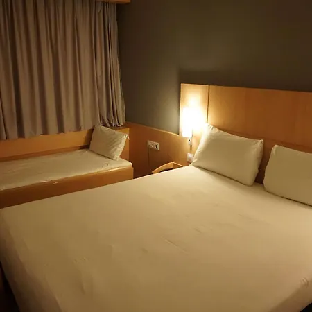 Ibis Hotel 2*