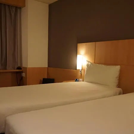 赫罗纳宜必思酒店